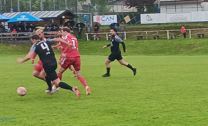FCR erkämpft Punkt – FCR II siegt